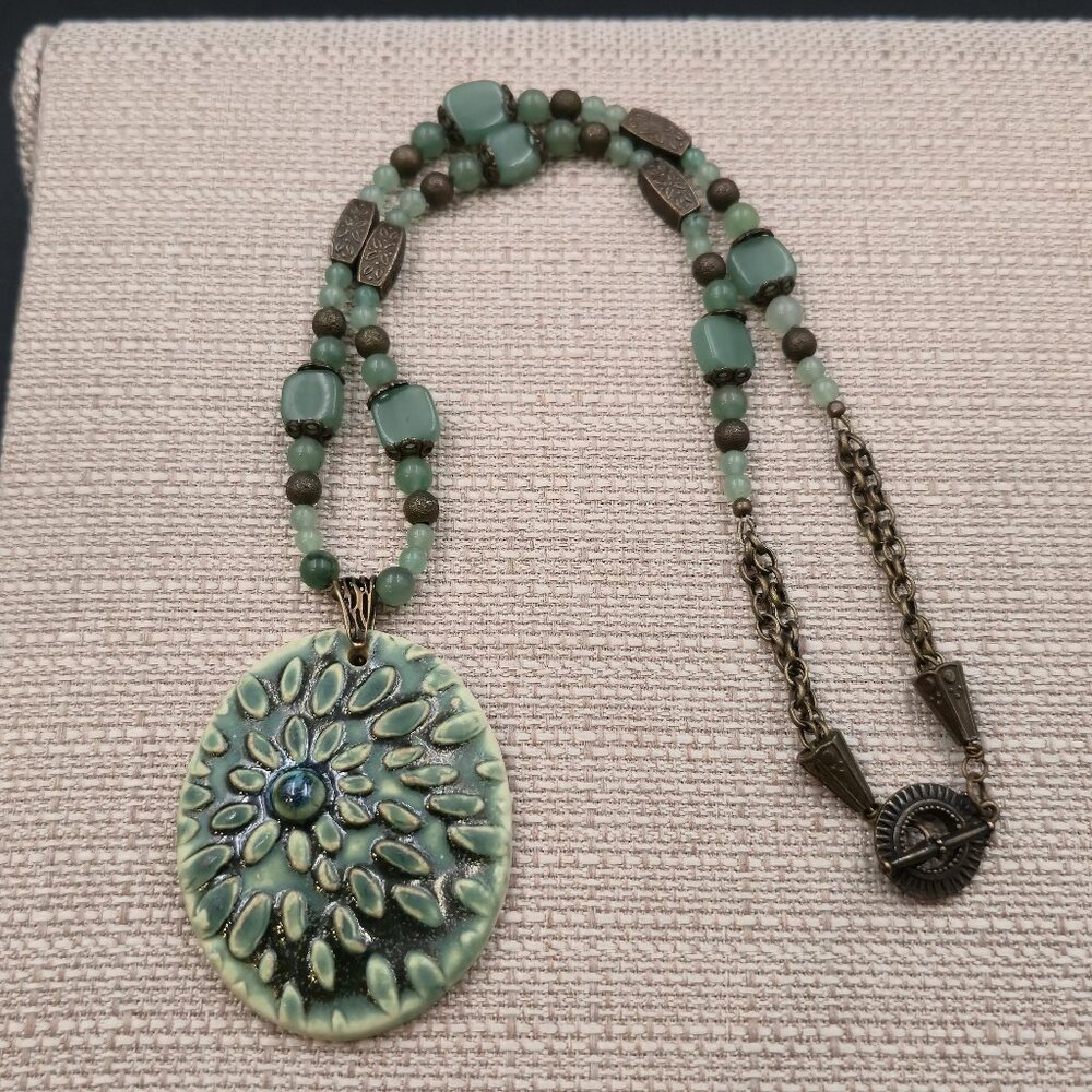 22 Inch Aventurine Stones Handmade Glass Pendant Necklace B999